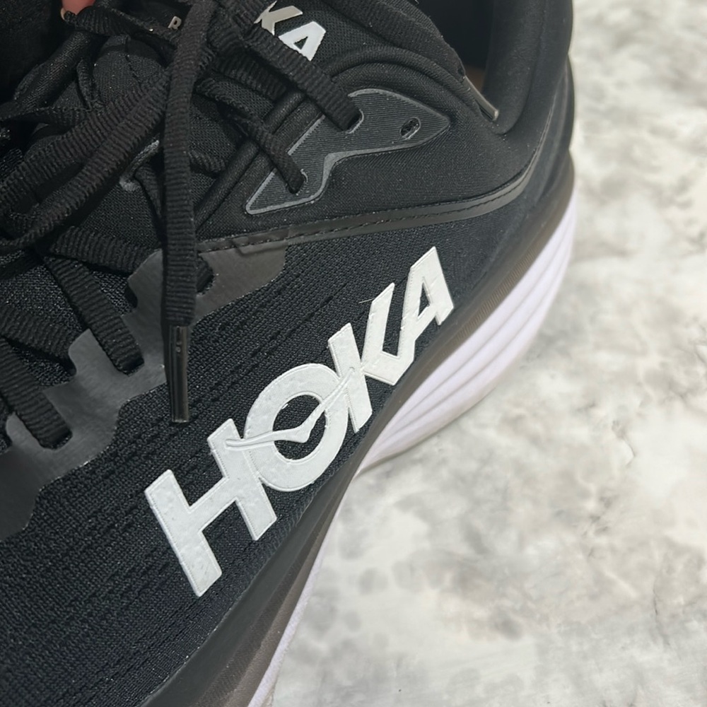 HOKA MENS ATHLETIC SHOES BONDI 8 WIDE BLACK AND WHITE SIZE 14 W - Picture 4 of 9